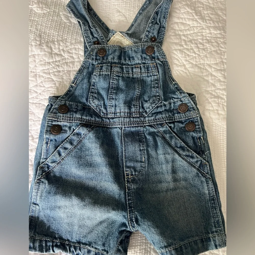 Genuine Baby by Oshkosh B gosh bib overall shorts. Size 9 months